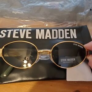 Steve Madden Gold Frame Sunglasses MYSTIE. UV PROTECTION GREEN BLUE LENSE. NWT